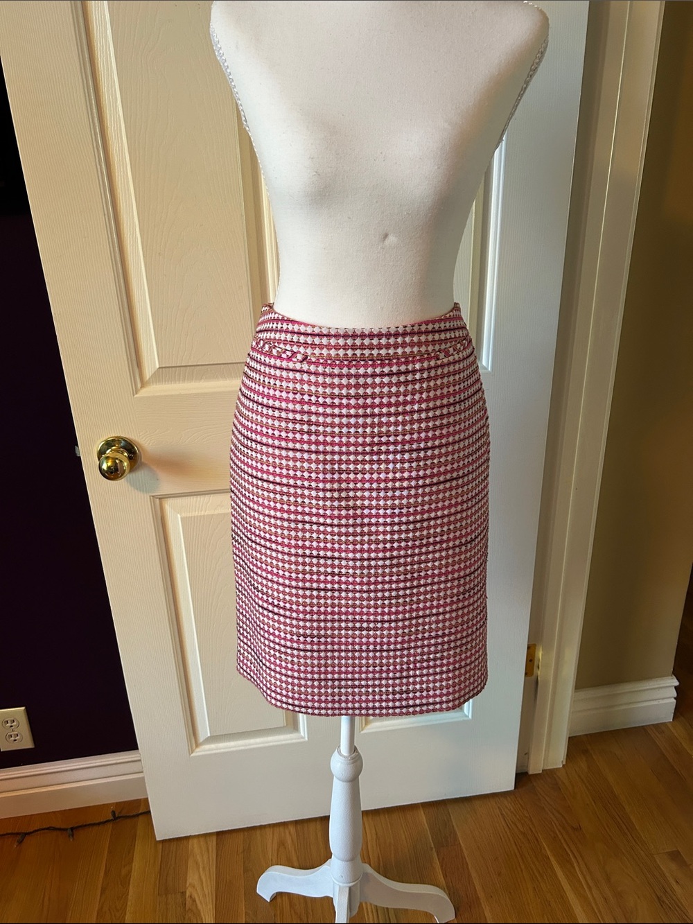 Halogen Pink Houndstooth Pencil Skirt